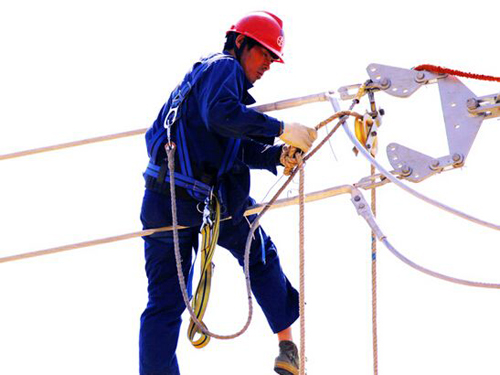 使用安全帶應(yīng)該注意什么?